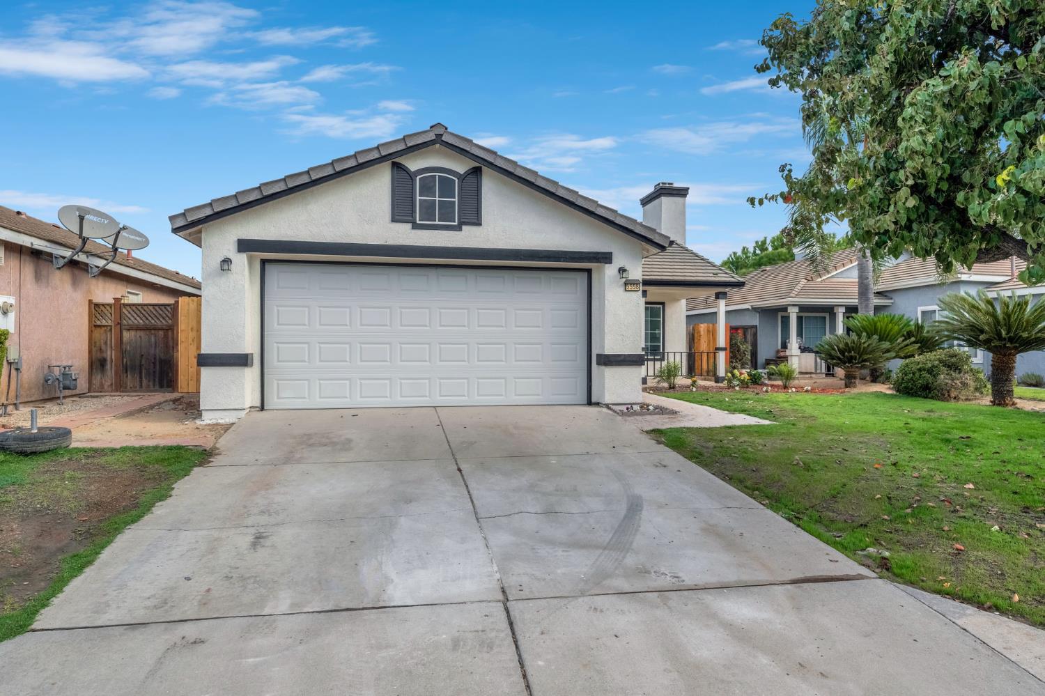 5558 W Ashcroft Ave, Fresno, CA 93722
