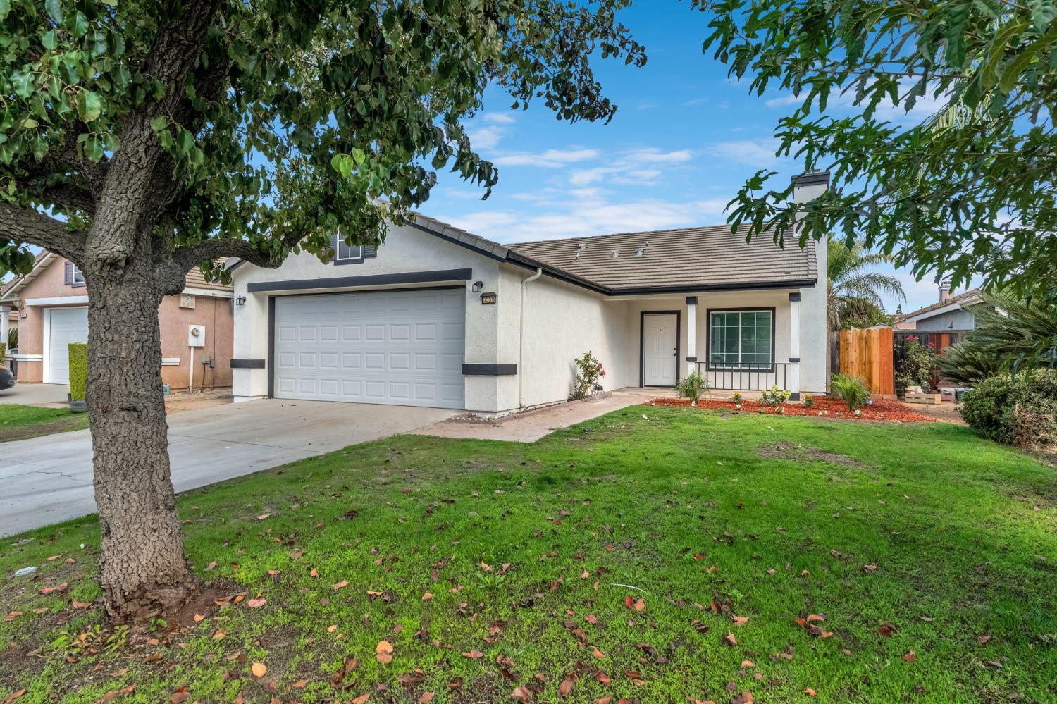 5558 W Ashcroft Ave, Fresno, CA 93722