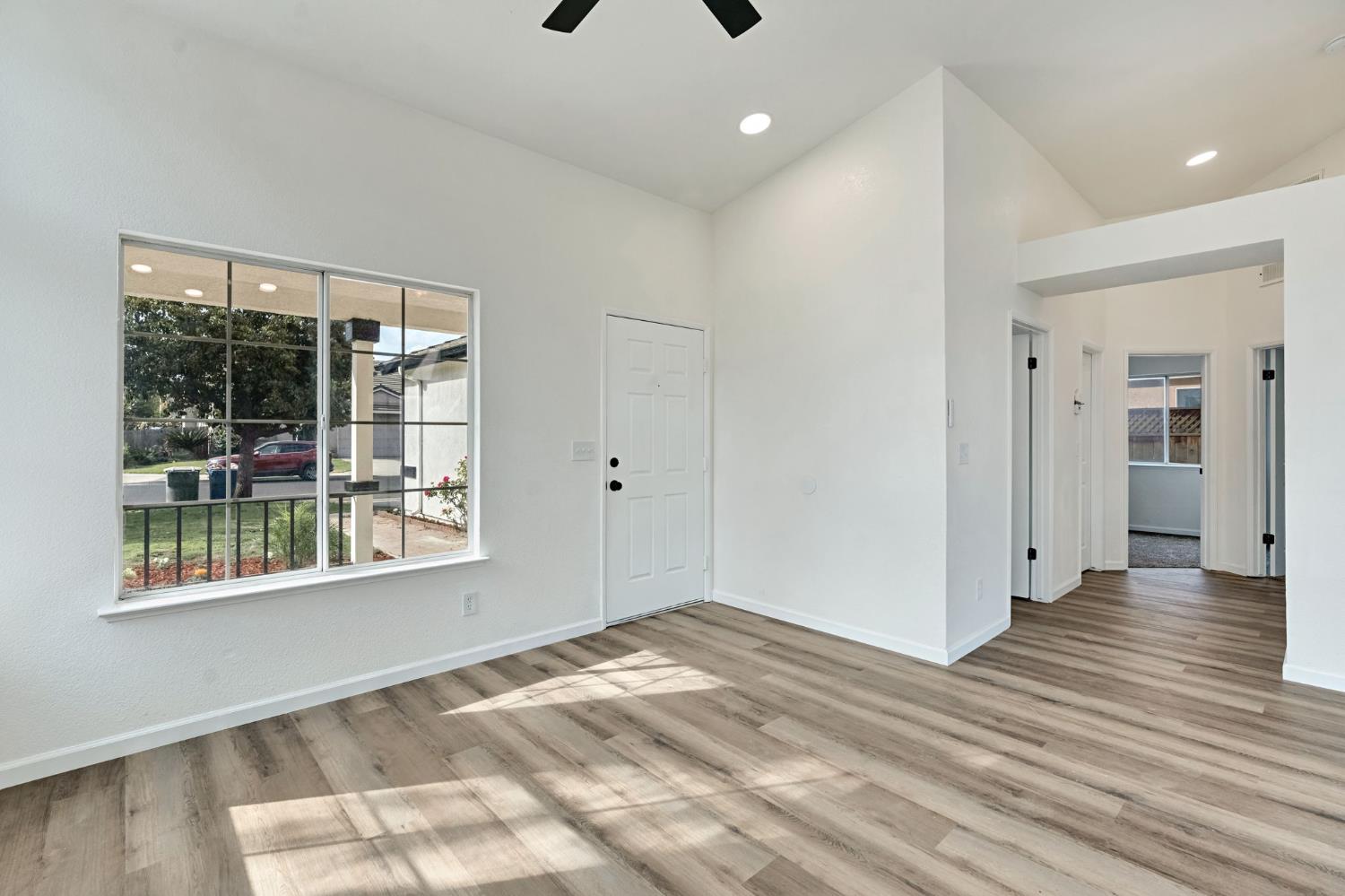 5558 W Ashcroft Ave, Fresno, CA 93722