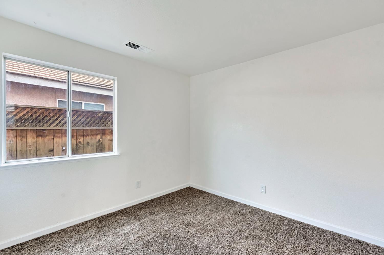 5558 W Ashcroft Ave, Fresno, CA 93722