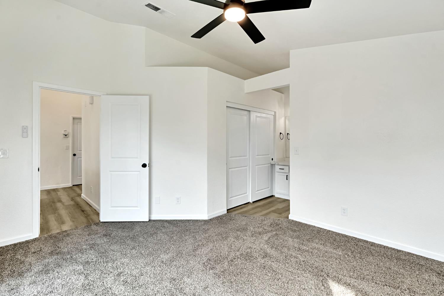 5558 W Ashcroft Ave, Fresno, CA 93722