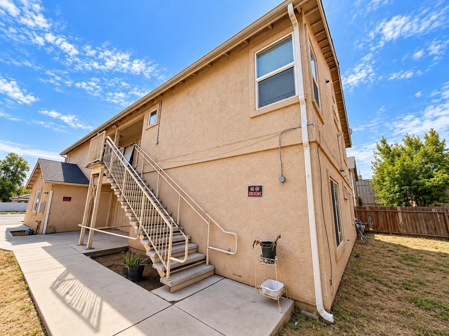 1361 N Archie Ave, Fresno, CA 93703