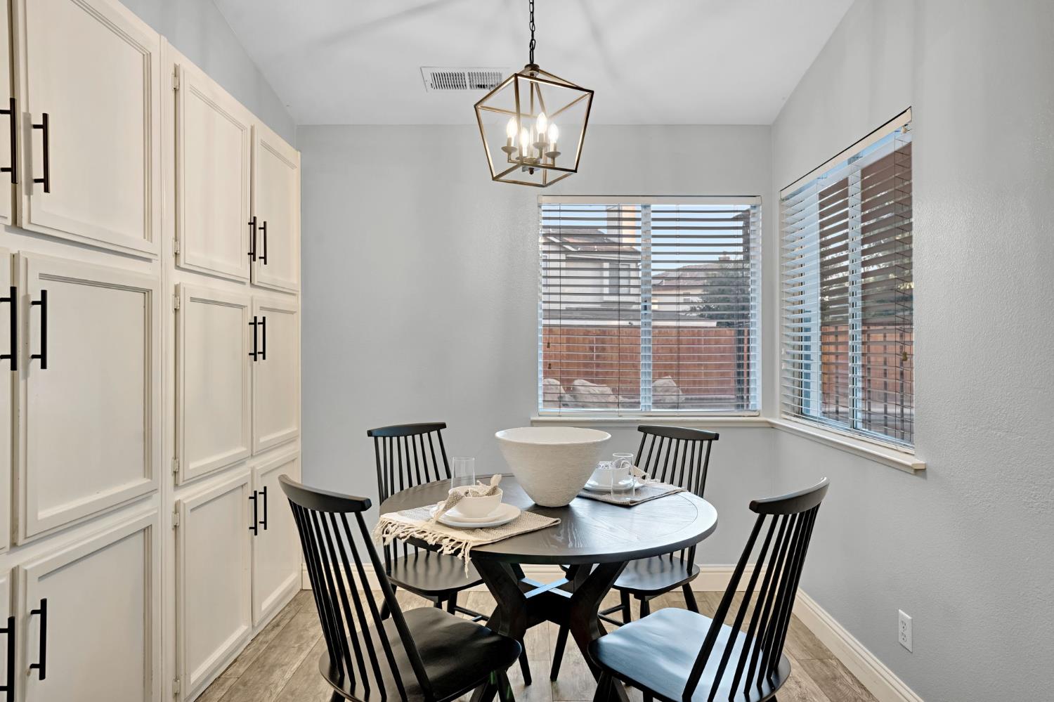 2110 Goshen Ave, Clovis, CA 93611