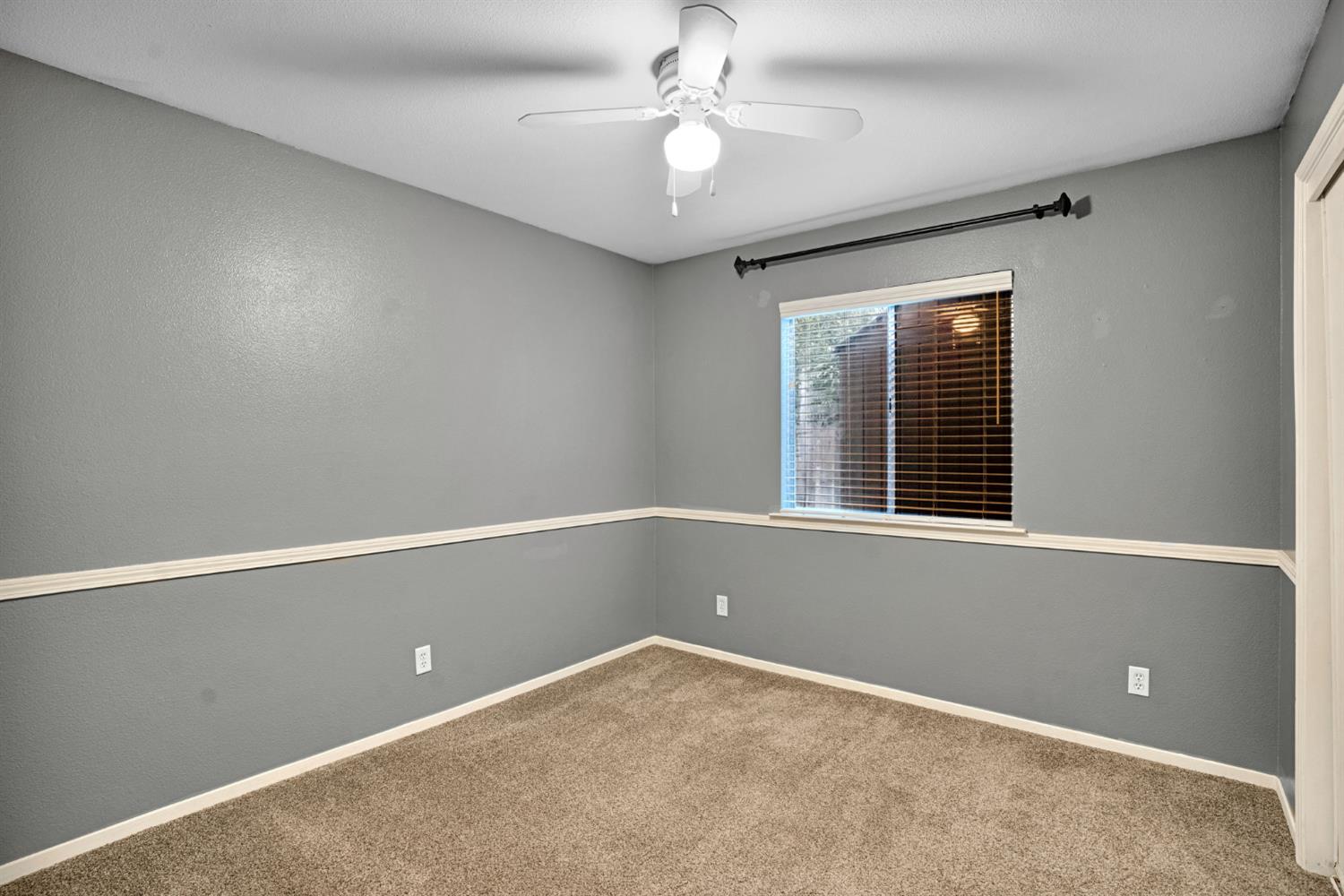 2110 Goshen Ave, Clovis, CA 93611