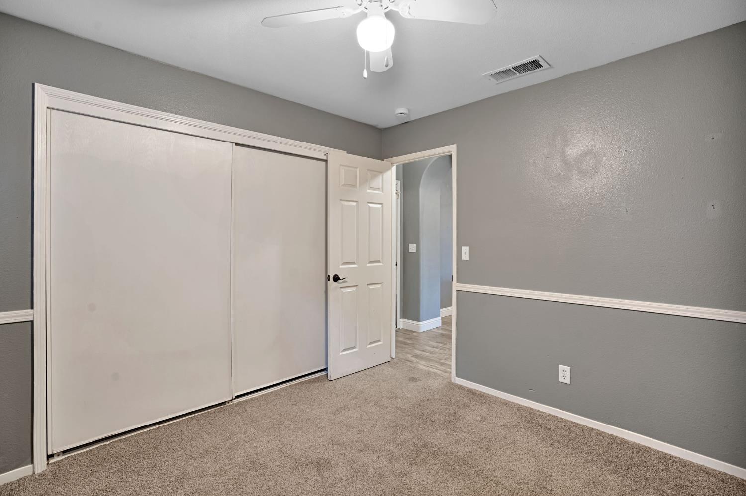2110 Goshen Ave, Clovis, CA 93611