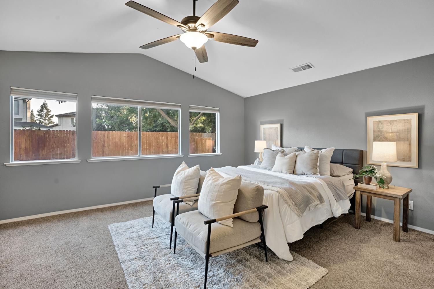2110 Goshen Ave, Clovis, CA 93611