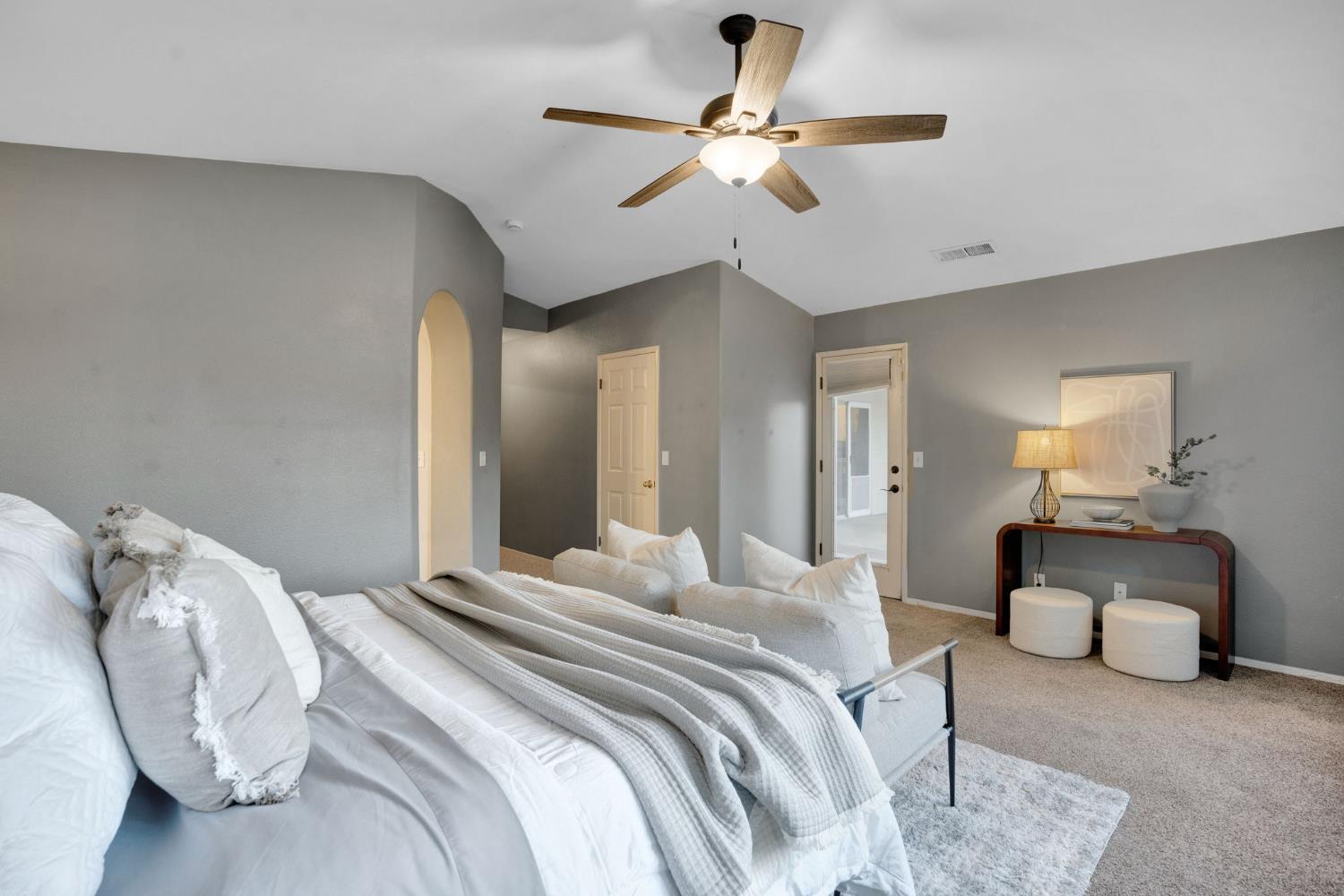 2110 Goshen Ave, Clovis, CA 93611
