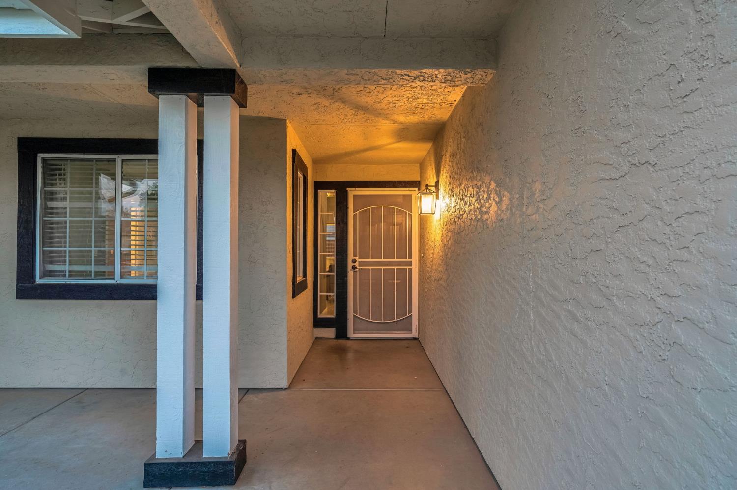 2110 Goshen Ave, Clovis, CA 93611