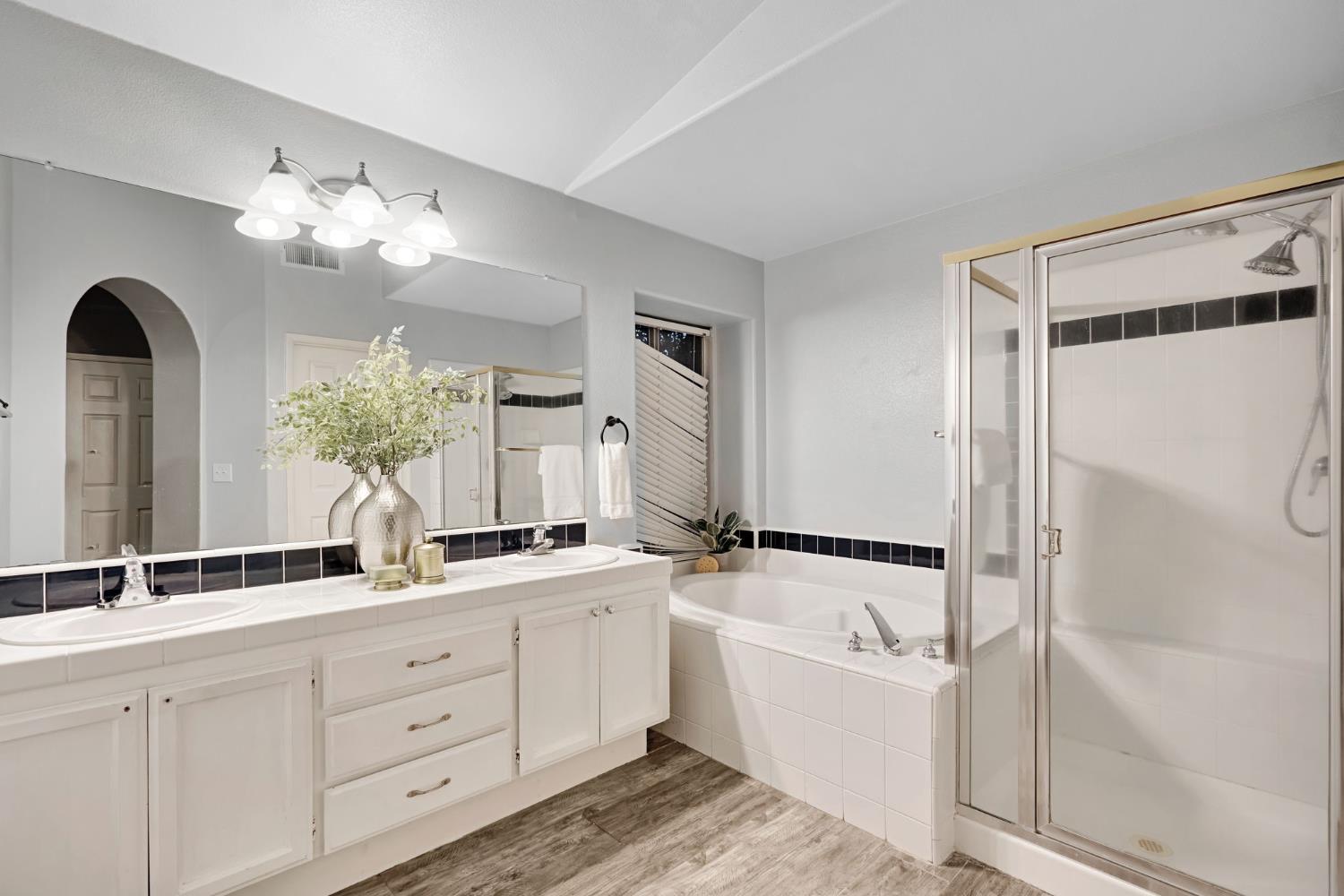 2110 Goshen Ave, Clovis, CA 93611