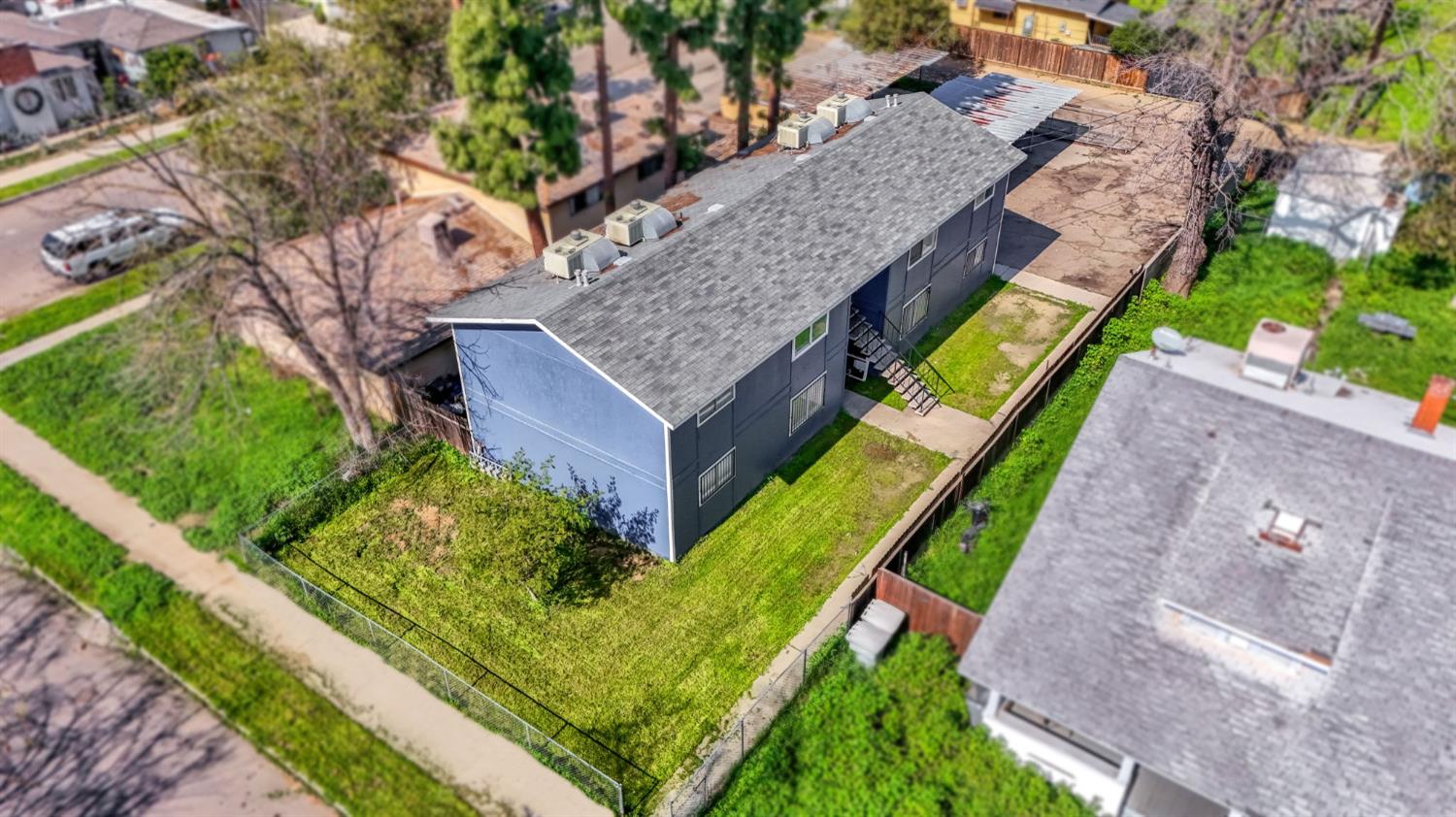 2311 E White Ave, Fresno, CA 93701