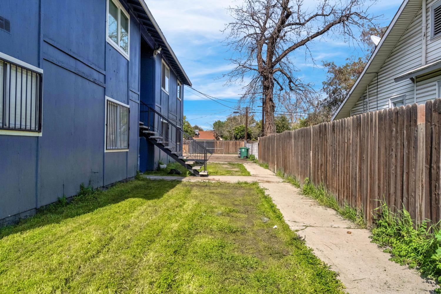 2311 E White Ave, Fresno, CA 93701