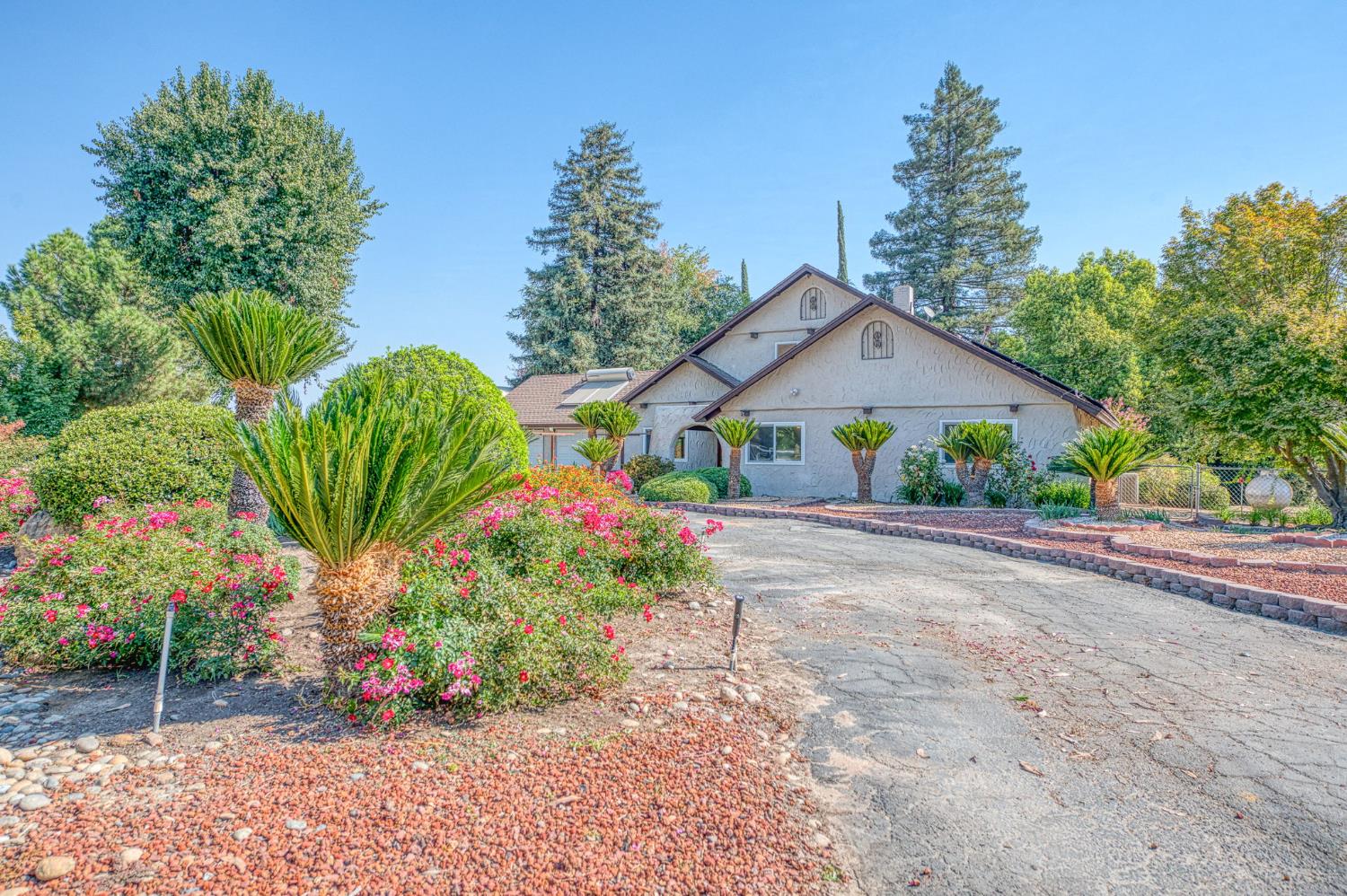 11249 Mountain View Dr, Madera, CA 93636