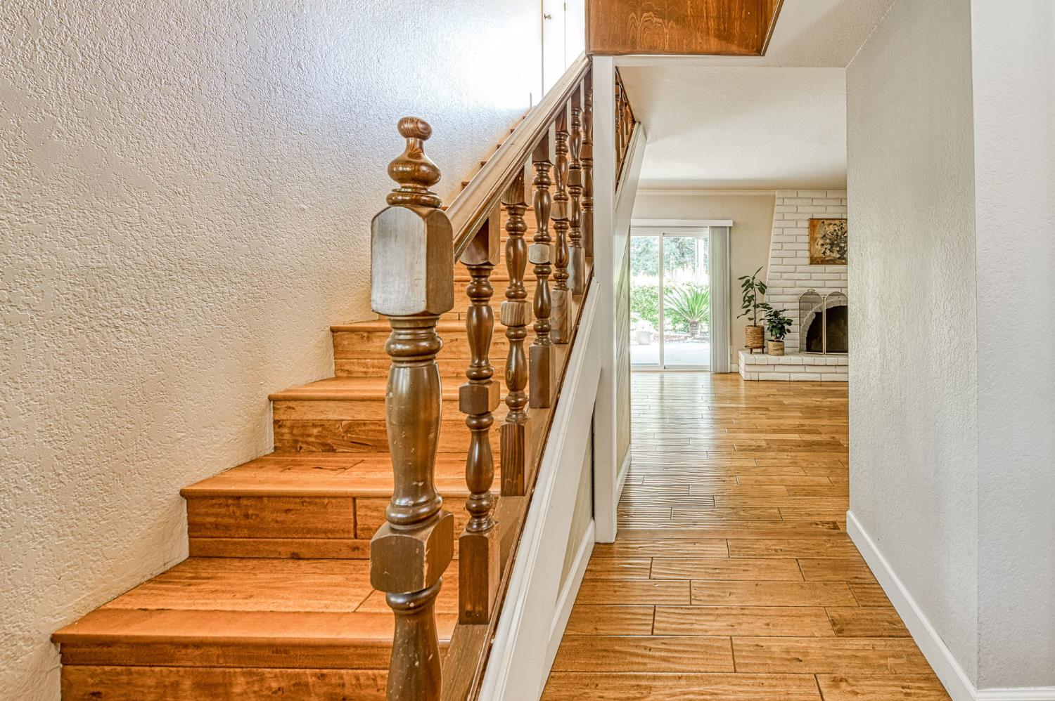 11249 Mountain View Dr, Madera, CA 93636