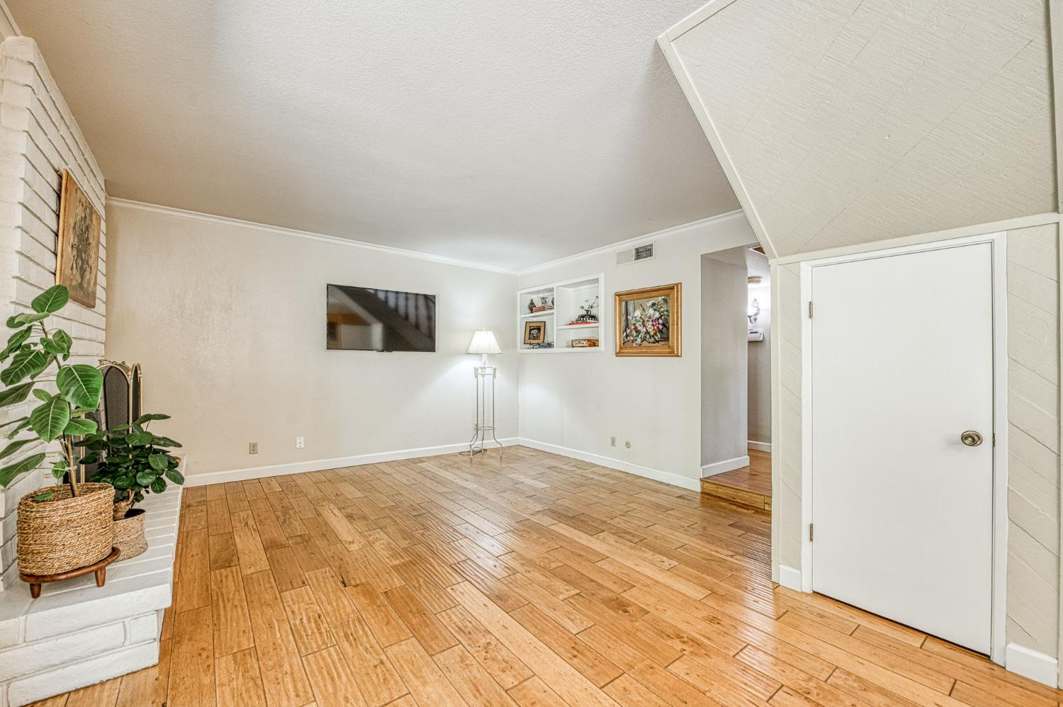 11249 Mountain View Dr, Madera, CA 93636