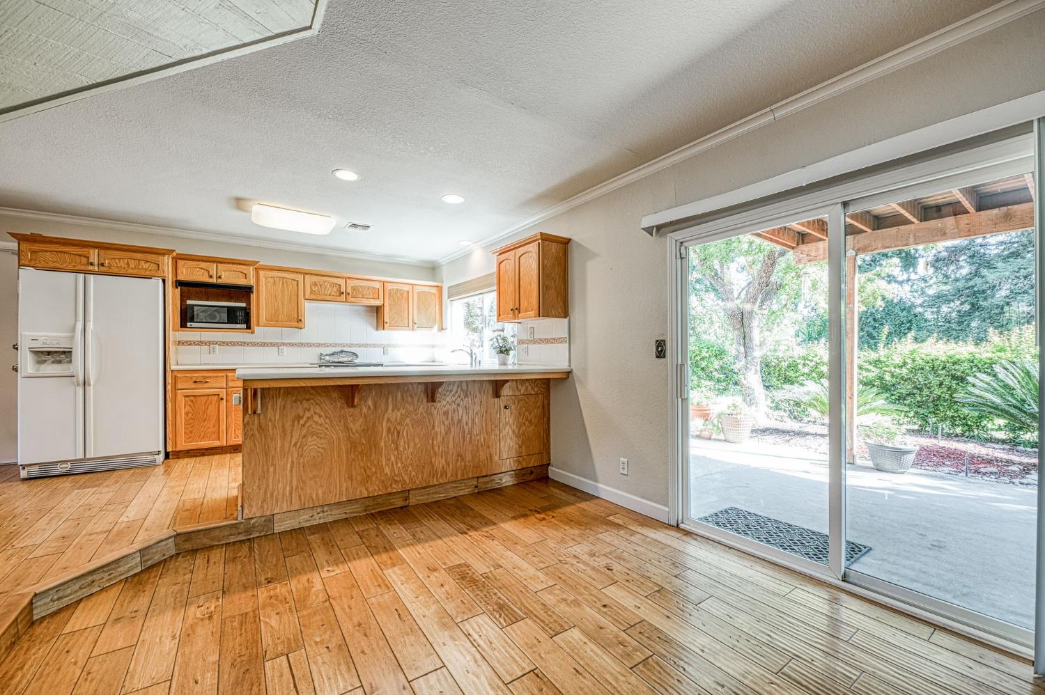 11249 Mountain View Dr, Madera, CA 93636