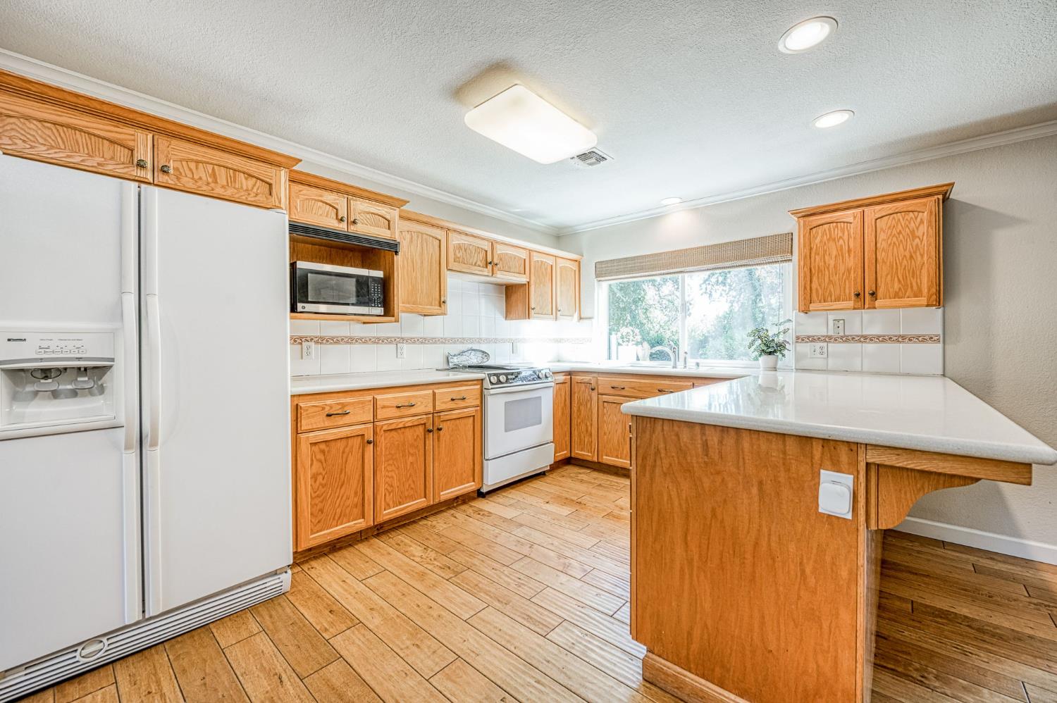 11249 Mountain View Dr, Madera, CA 93636