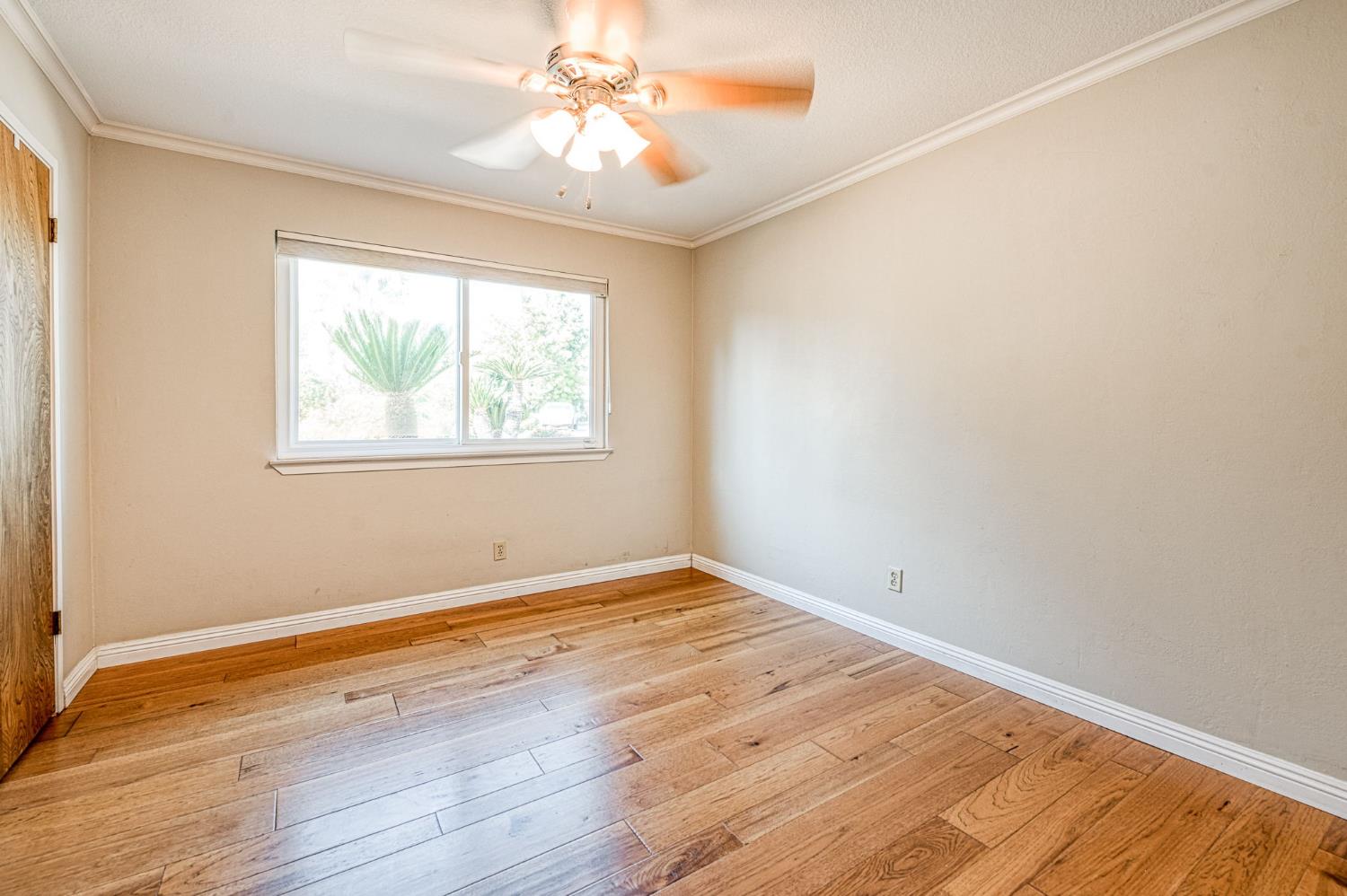 11249 Mountain View Dr, Madera, CA 93636