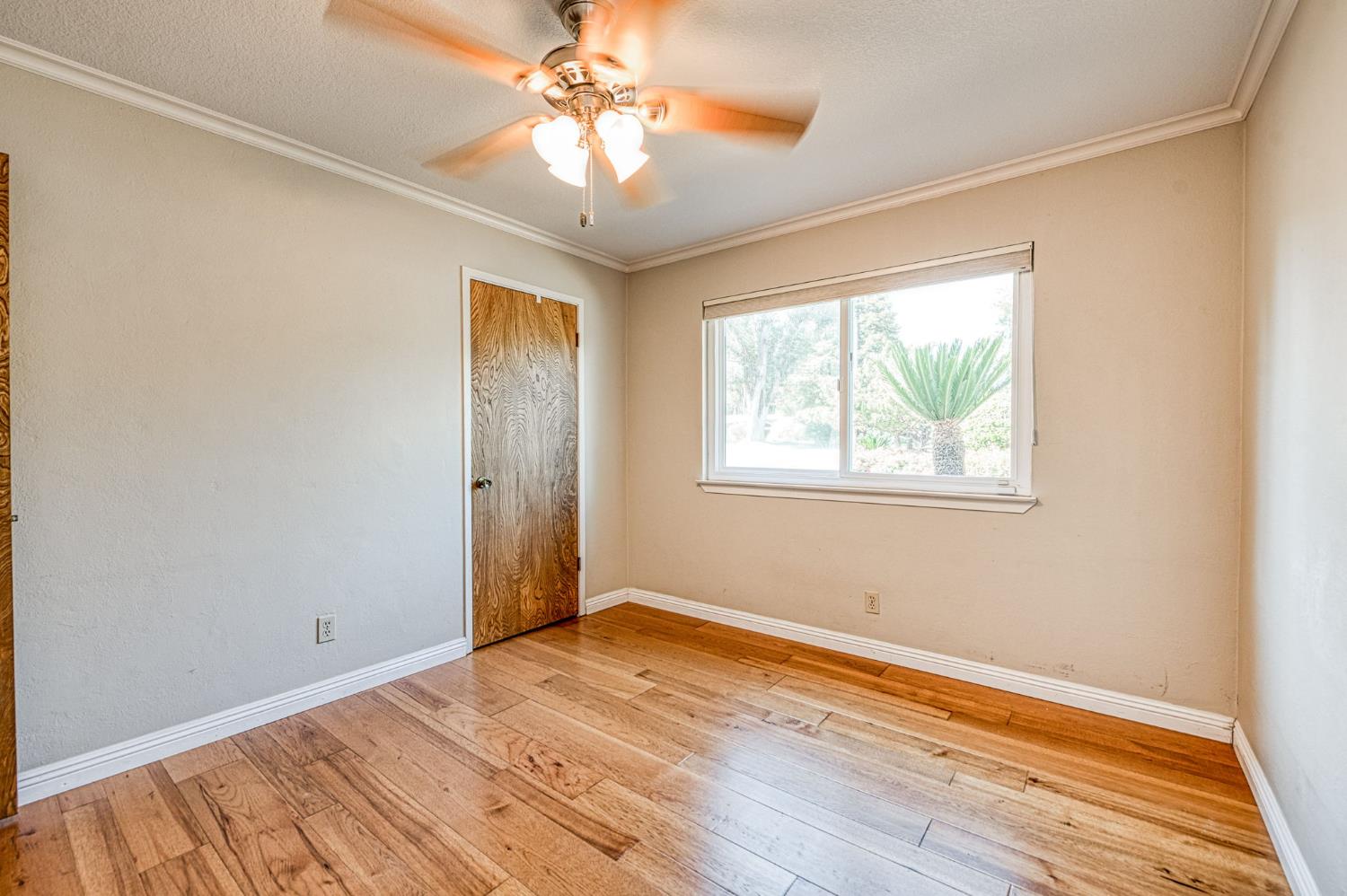 11249 Mountain View Dr, Madera, CA 93636