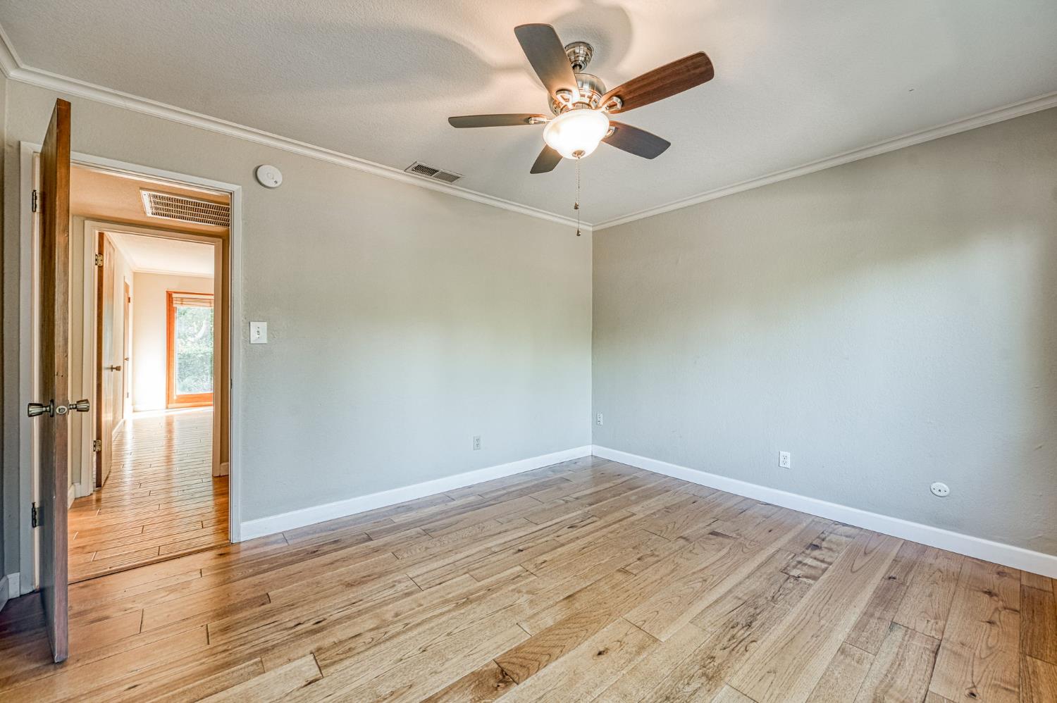 11249 Mountain View Dr, Madera, CA 93636
