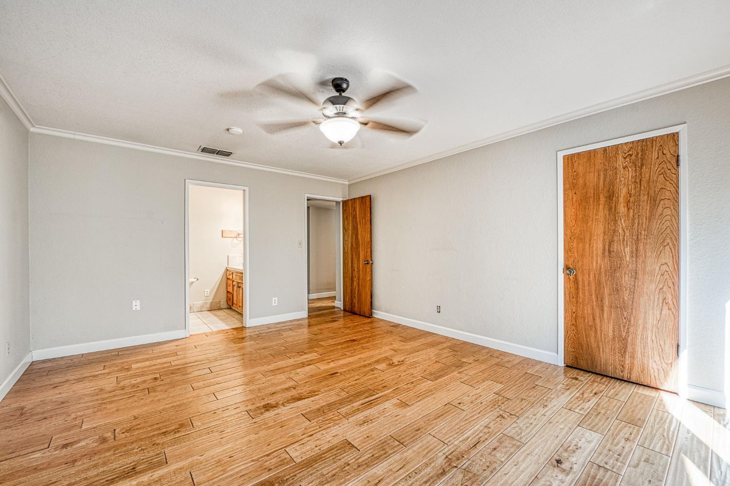 11249 Mountain View Dr, Madera, CA 93636