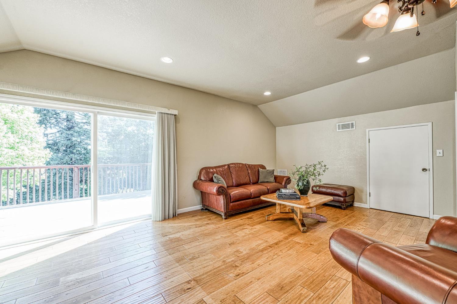 11249 Mountain View Dr, Madera, CA 93636