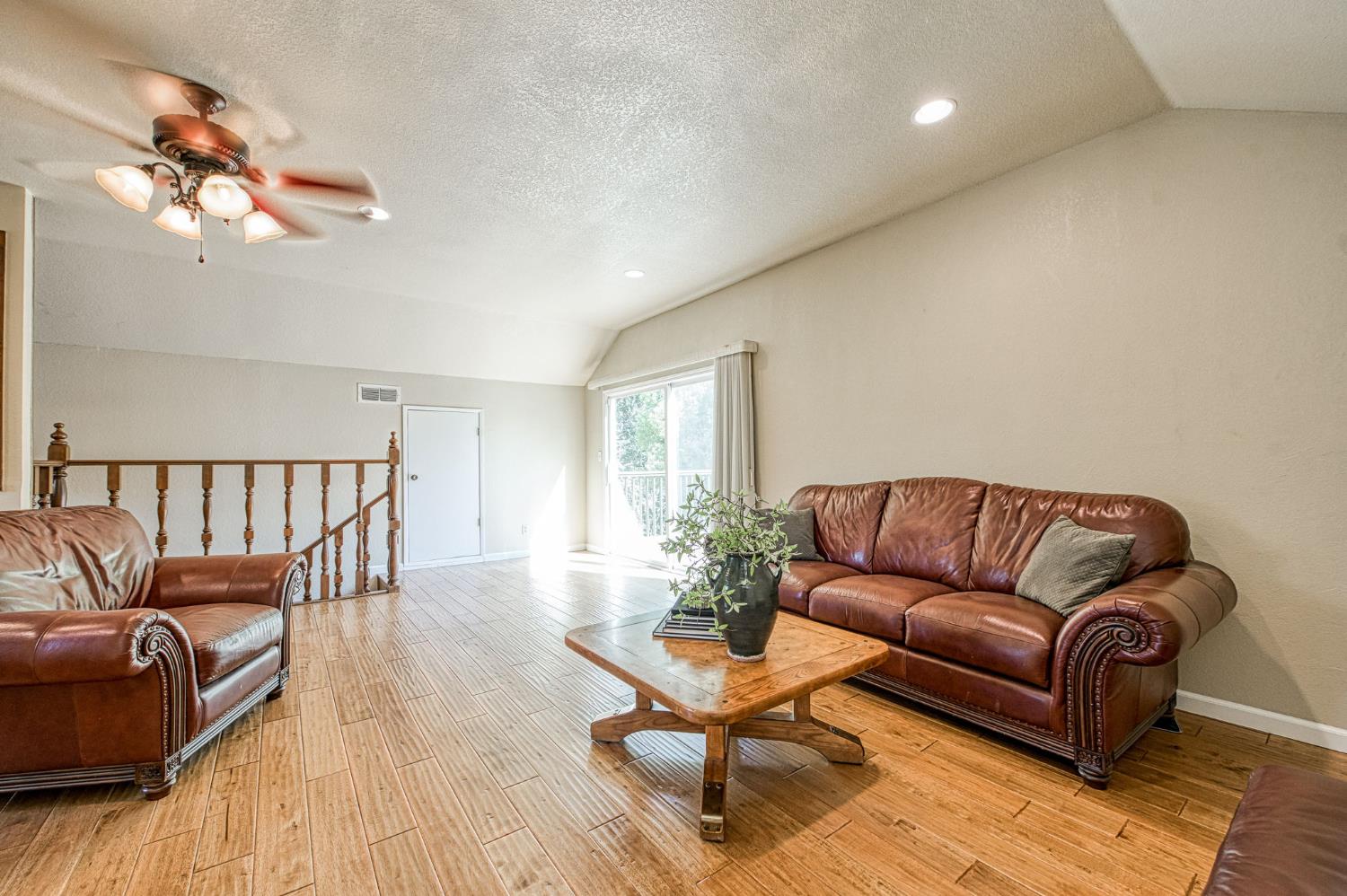 11249 Mountain View Dr, Madera, CA 93636