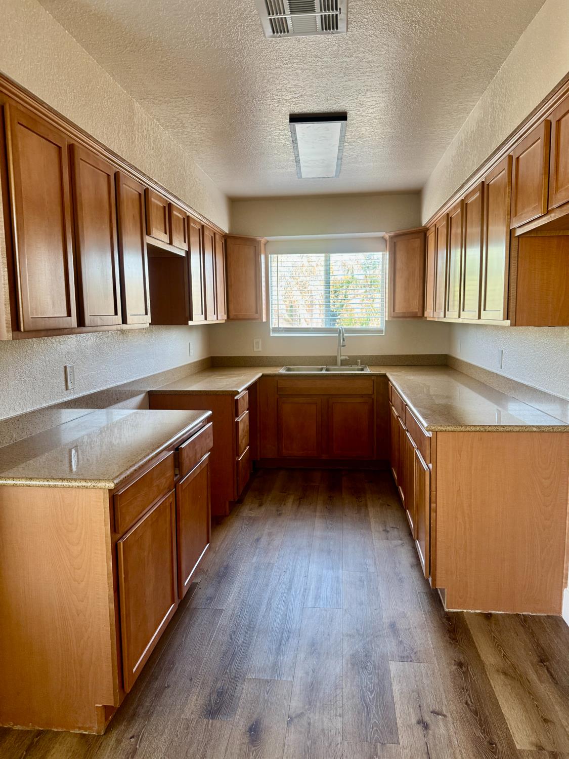 3739 W Bullard Ave #210, Fresno, CA 93711
