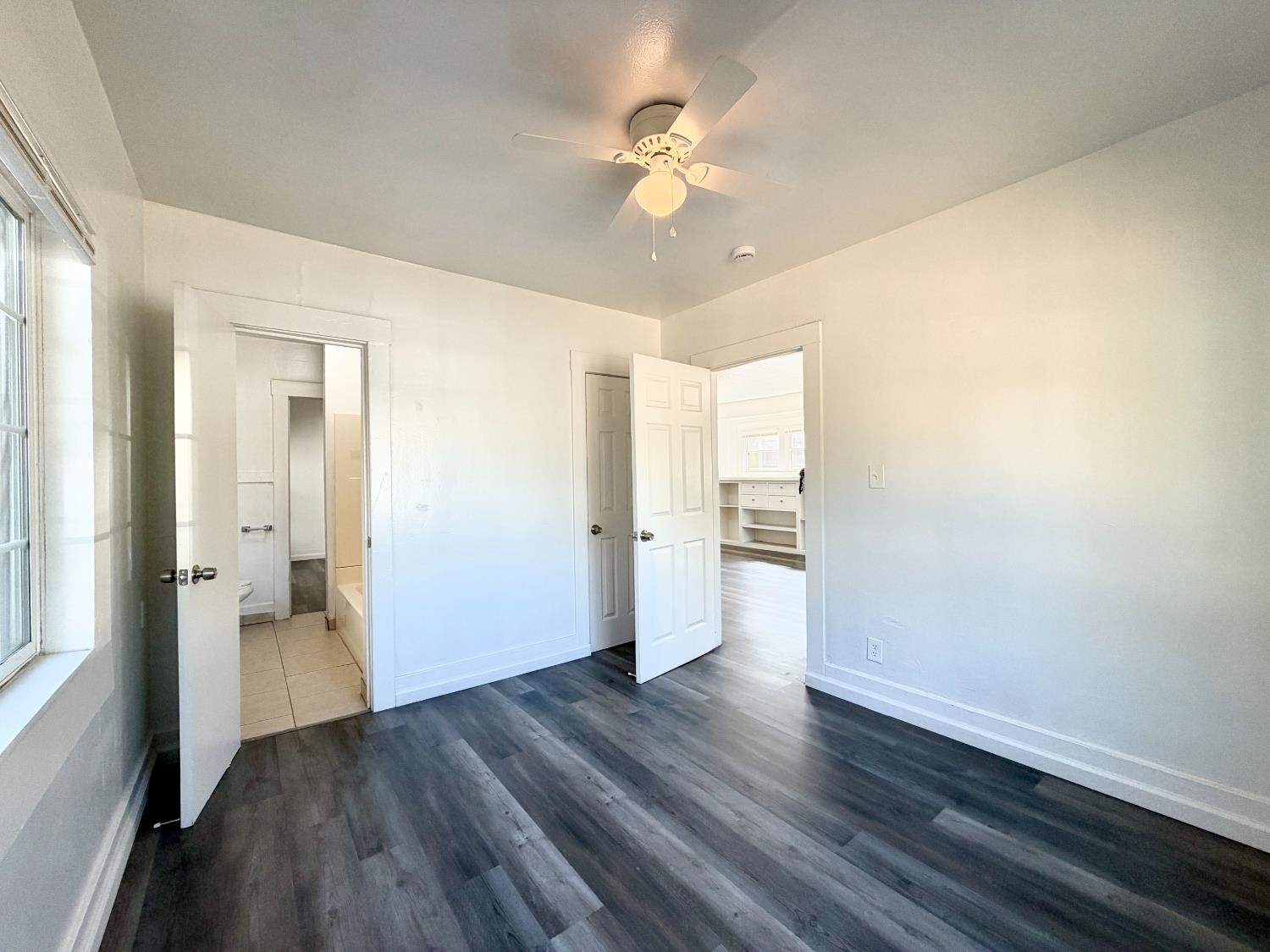 1126 N Roosevelt Ave, Fresno, CA 93728