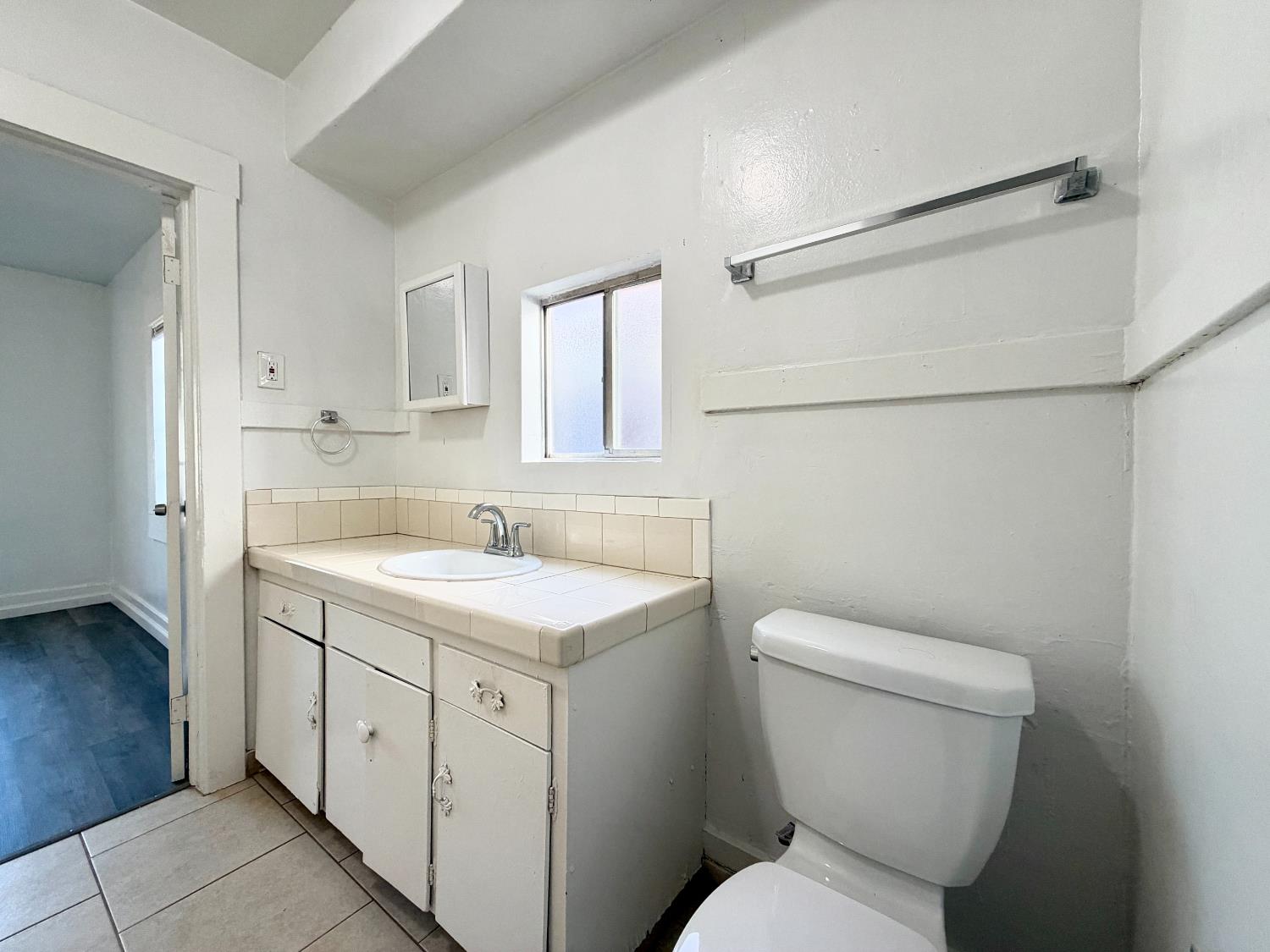 1126 N Roosevelt Ave, Fresno, CA 93728