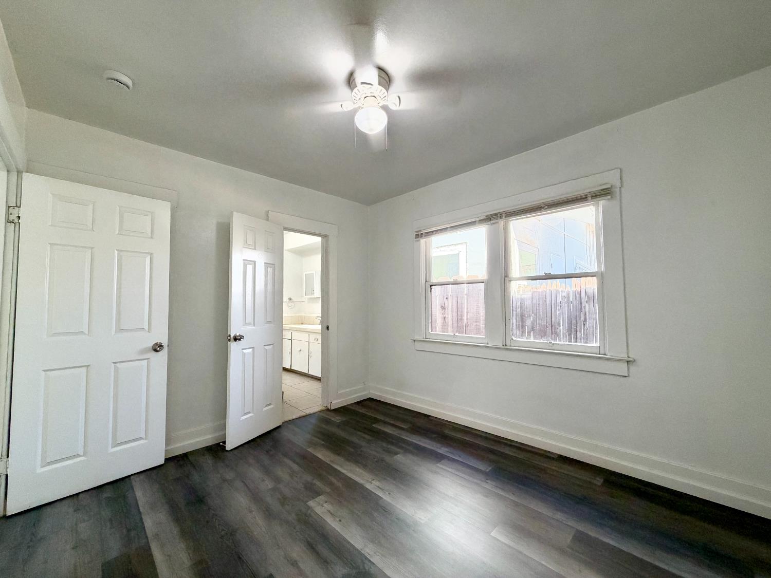 1126 N Roosevelt Ave, Fresno, CA 93728