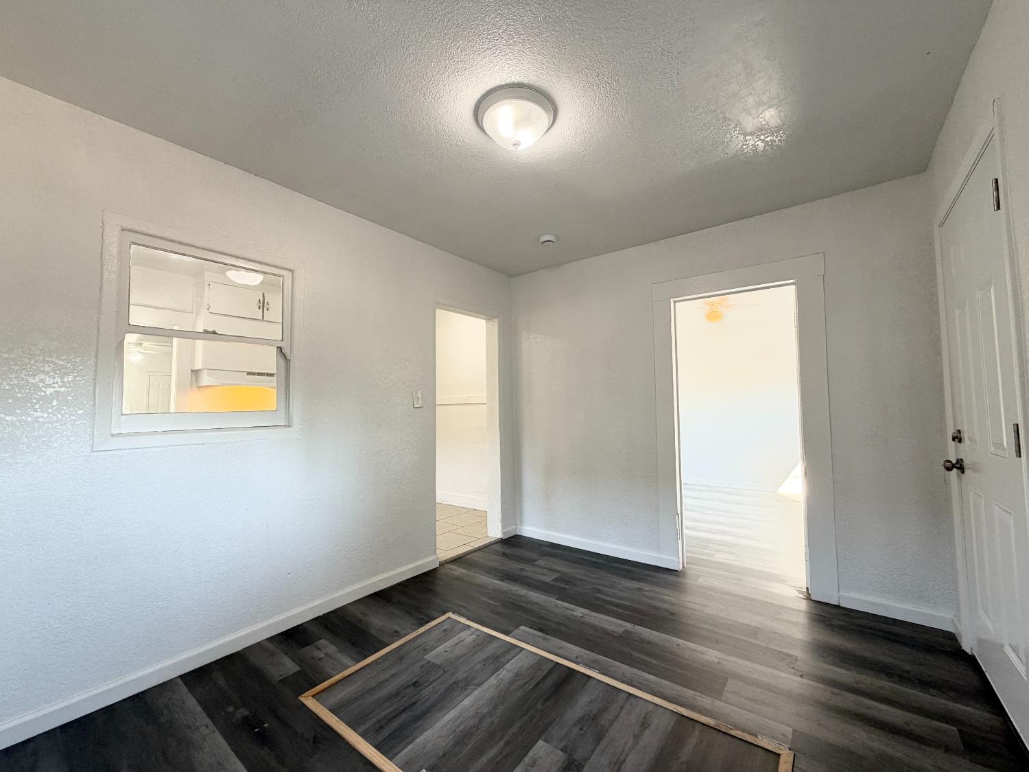 1126 N Roosevelt Ave, Fresno, CA 93728