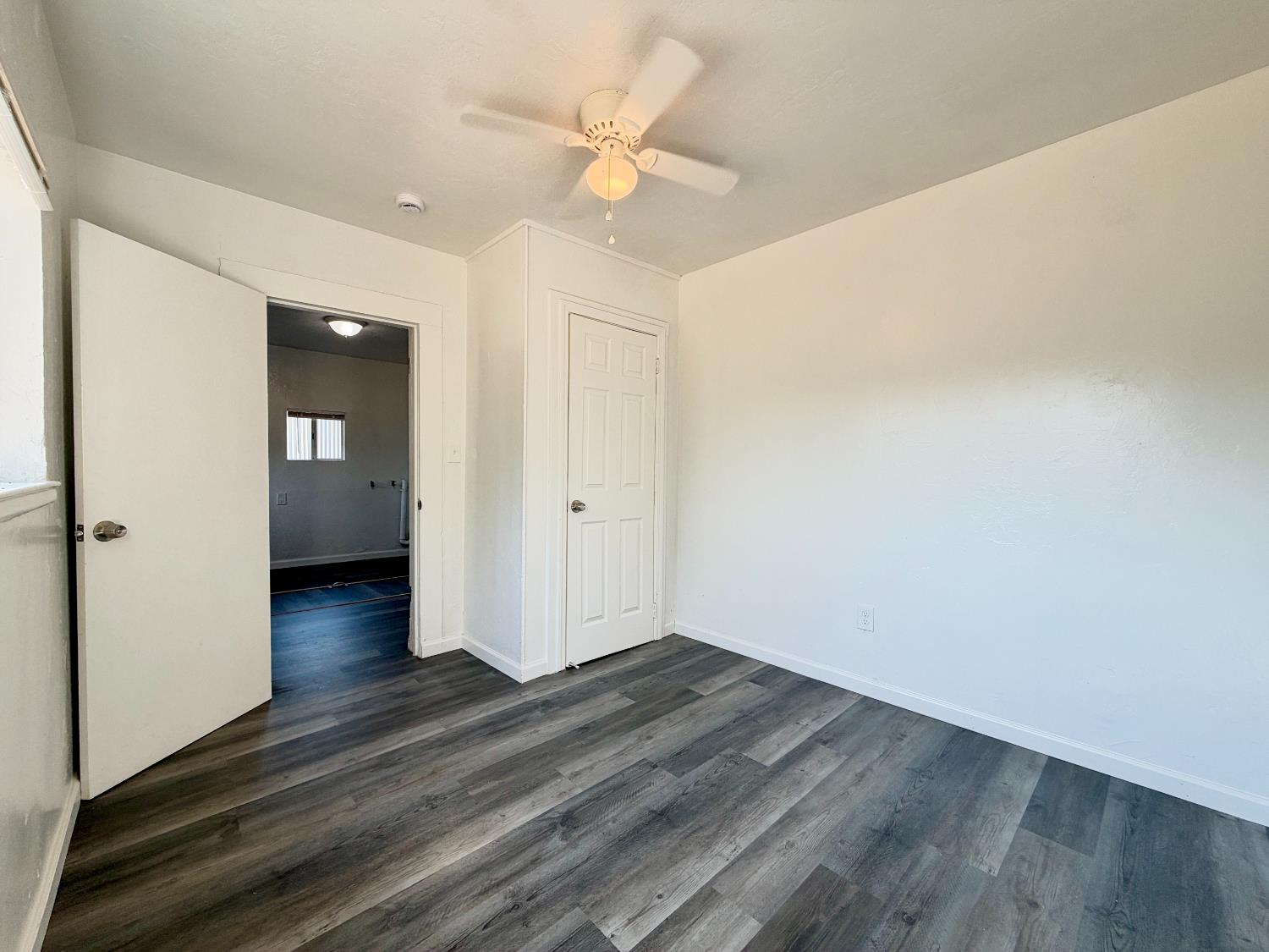 1126 N Roosevelt Ave, Fresno, CA 93728
