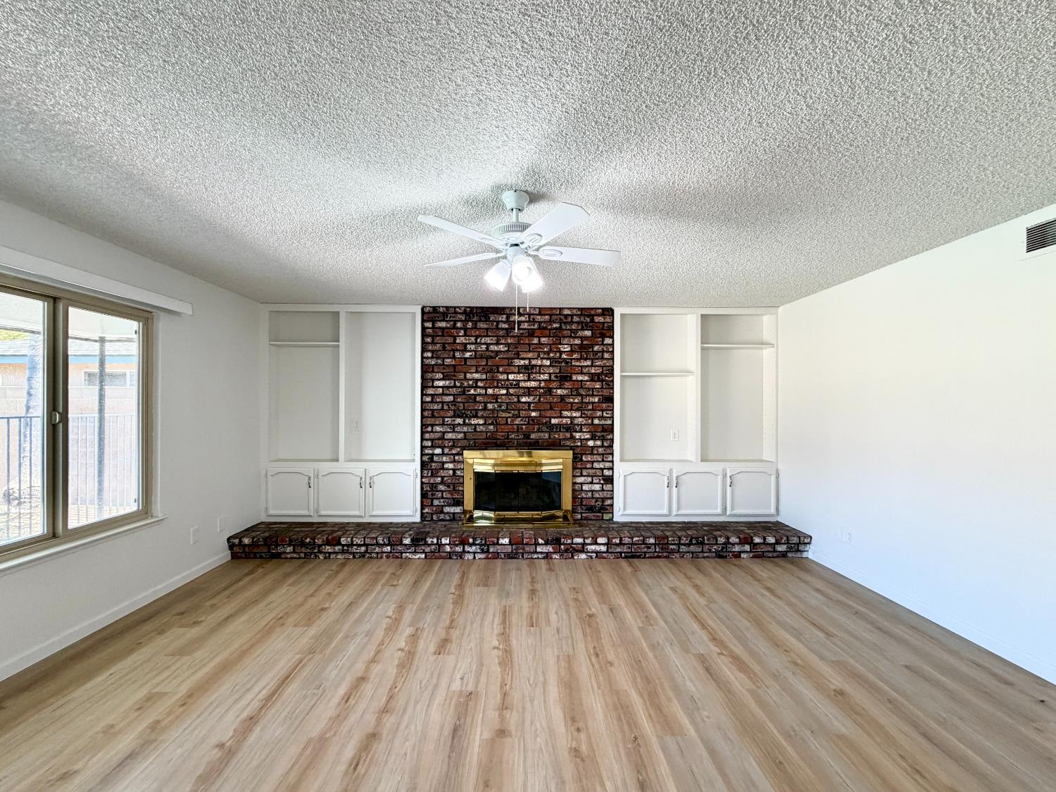 2096 E Sierra Ave, Fresno, CA 93710