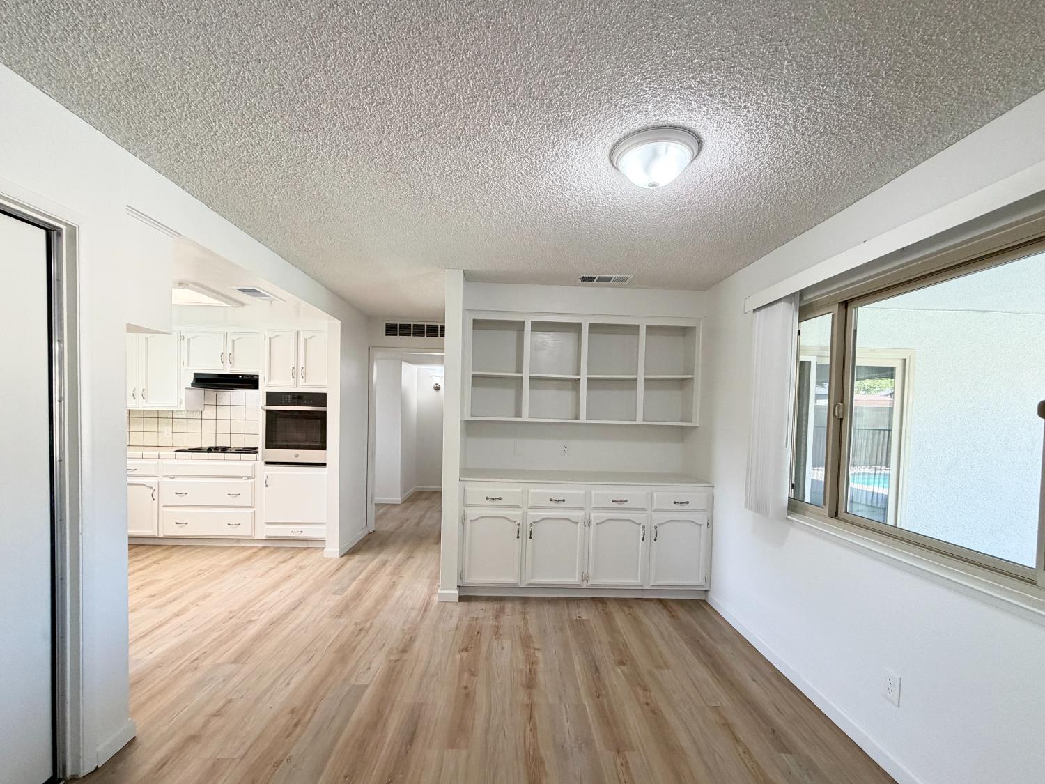 2096 E Sierra Ave, Fresno, CA 93710