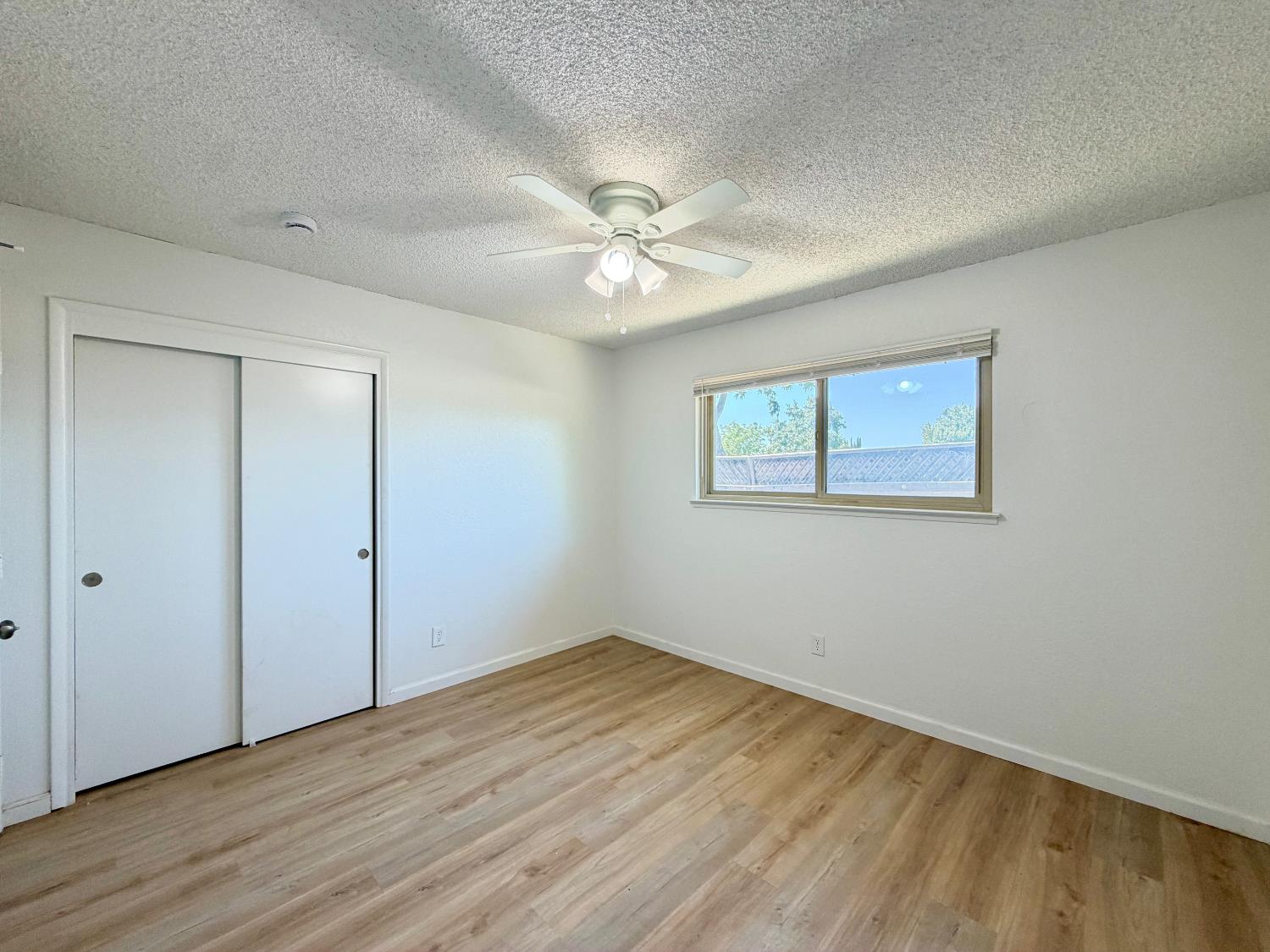 2096 E Sierra Ave, Fresno, CA 93710