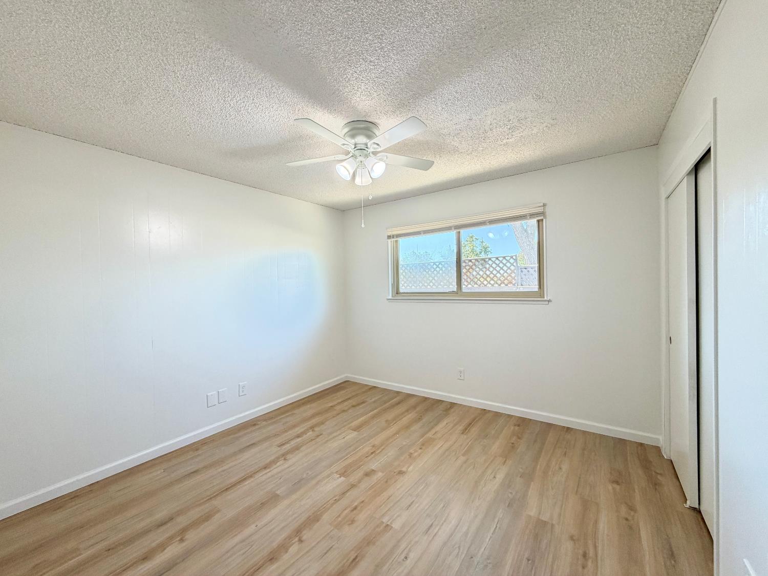 2096 E Sierra Ave, Fresno, CA 93710