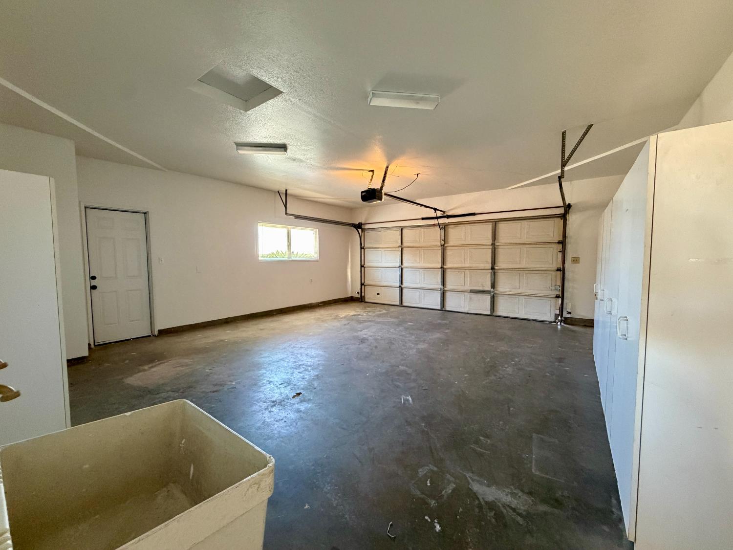 2096 E Sierra Ave, Fresno, CA 93710