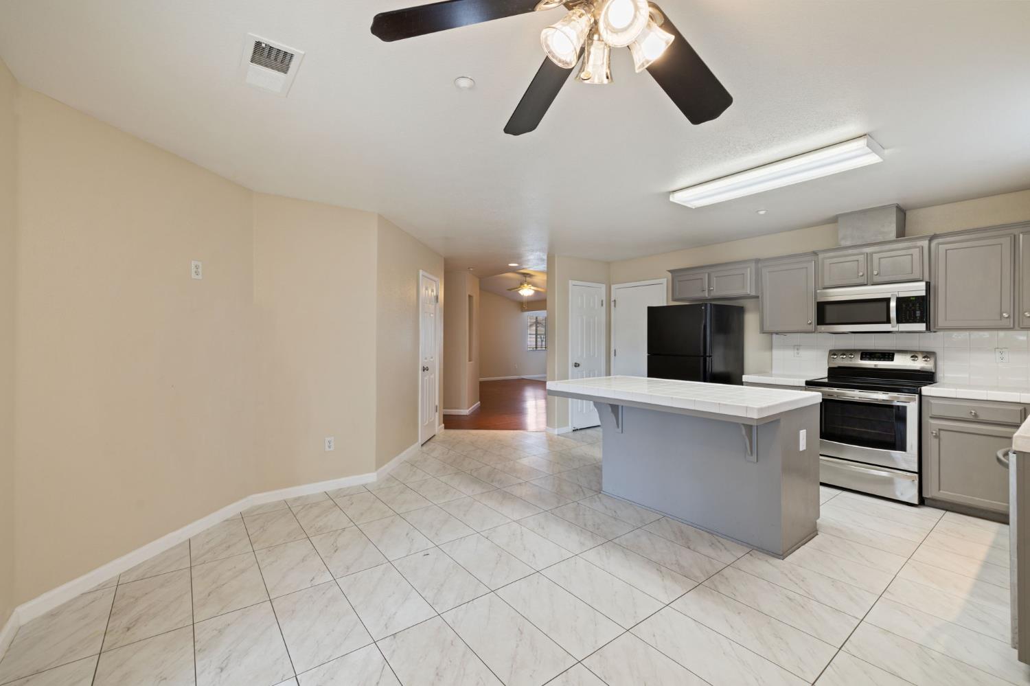 5309 CONTESSA, Fresno, CA 93723