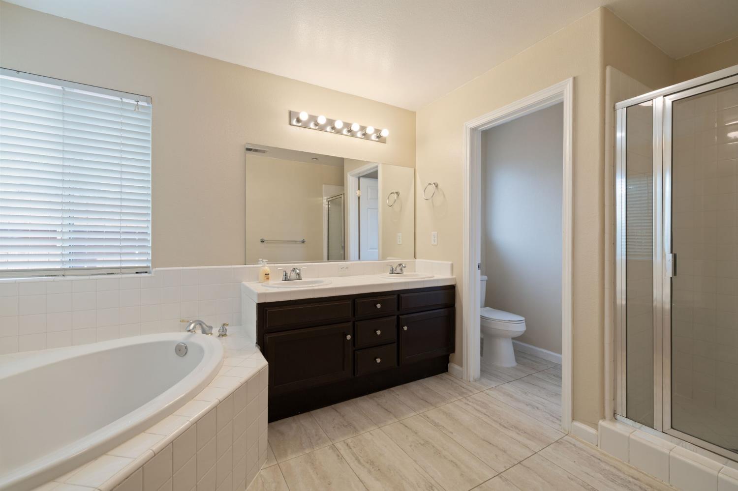 5309 CONTESSA, Fresno, CA 93723