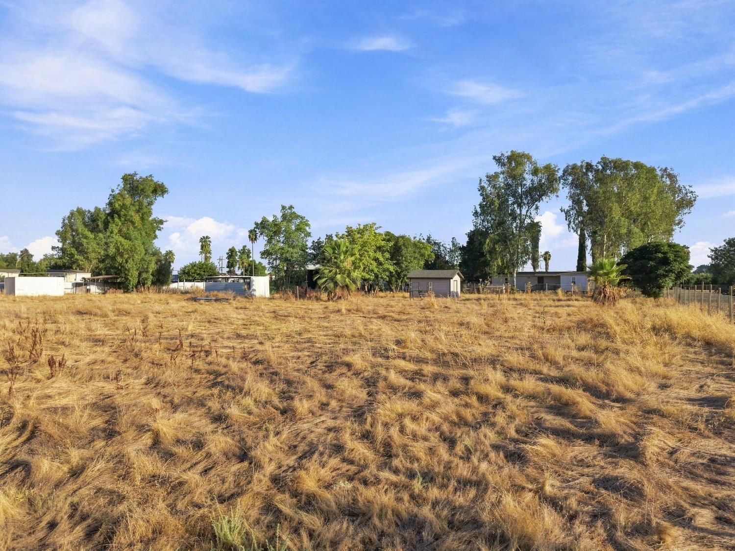 23144 23124 Clayton Ave, Reedley, CA 93654