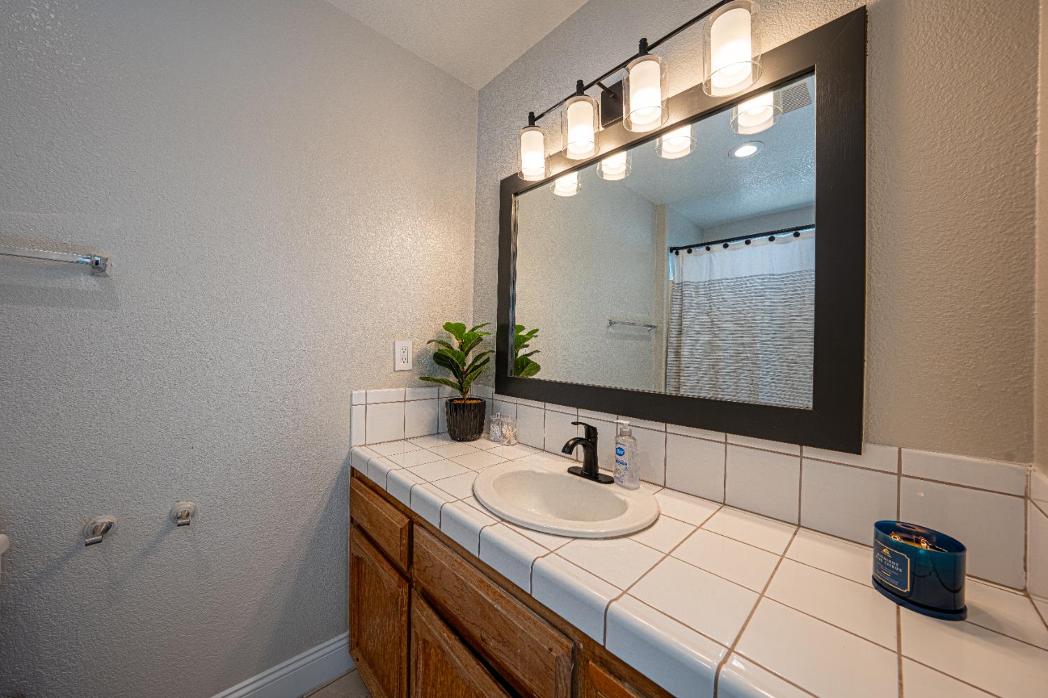 17864 Road 25, Madera, CA 93638