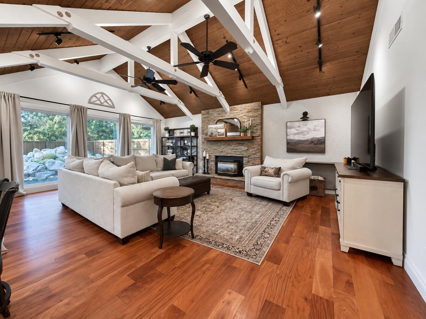 8575 N Fuller Ave, Fresno, CA 93720