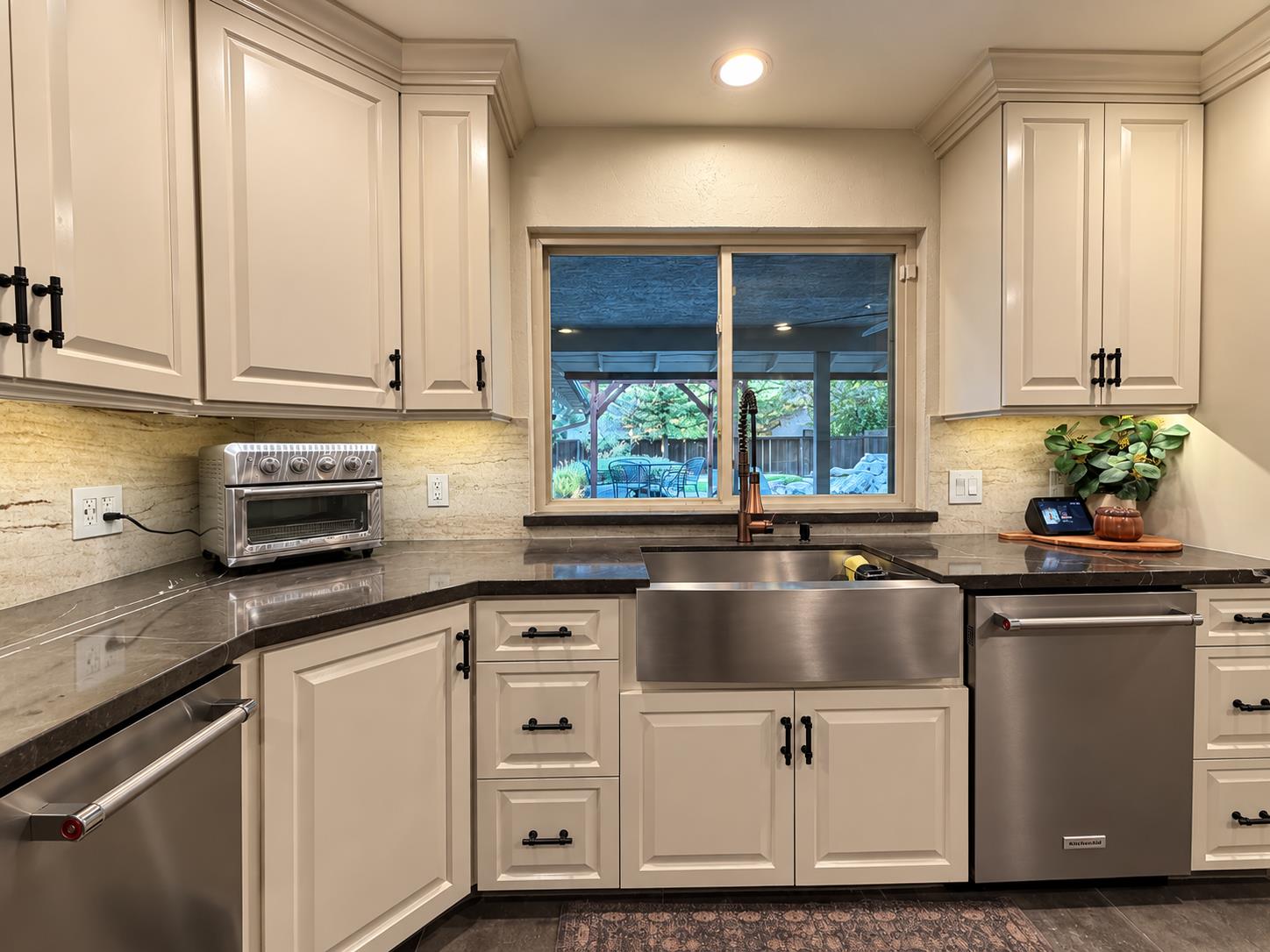 8575 N Fuller Ave, Fresno, CA 93720