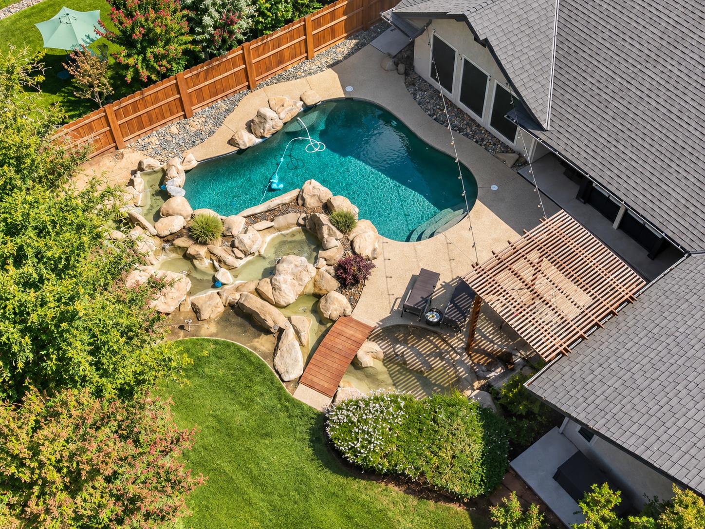 8575 N Fuller Ave, Fresno, CA 93720