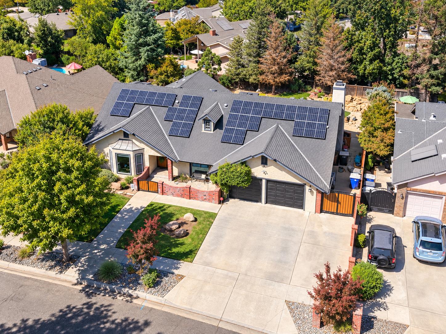 8575 N Fuller Ave, Fresno, CA 93720