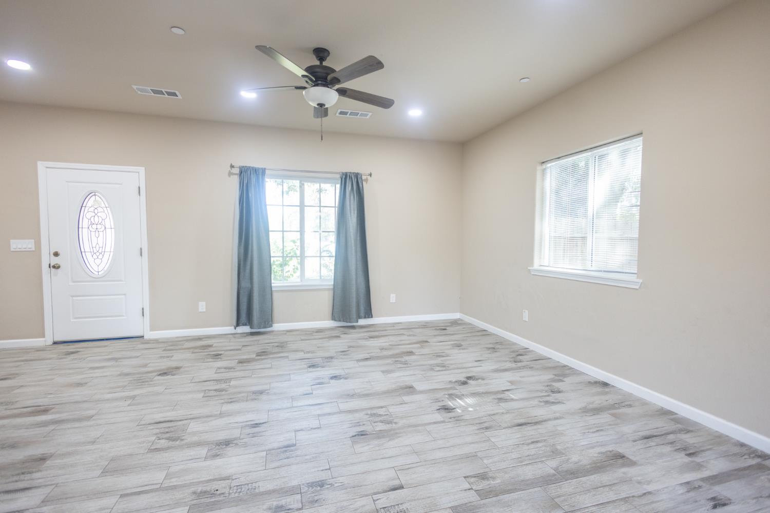1707 Sylvia St, Selma, CA 93662