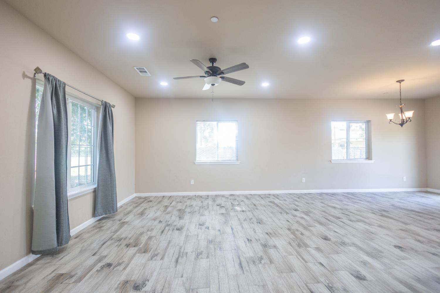 1707 Sylvia St, Selma, CA 93662