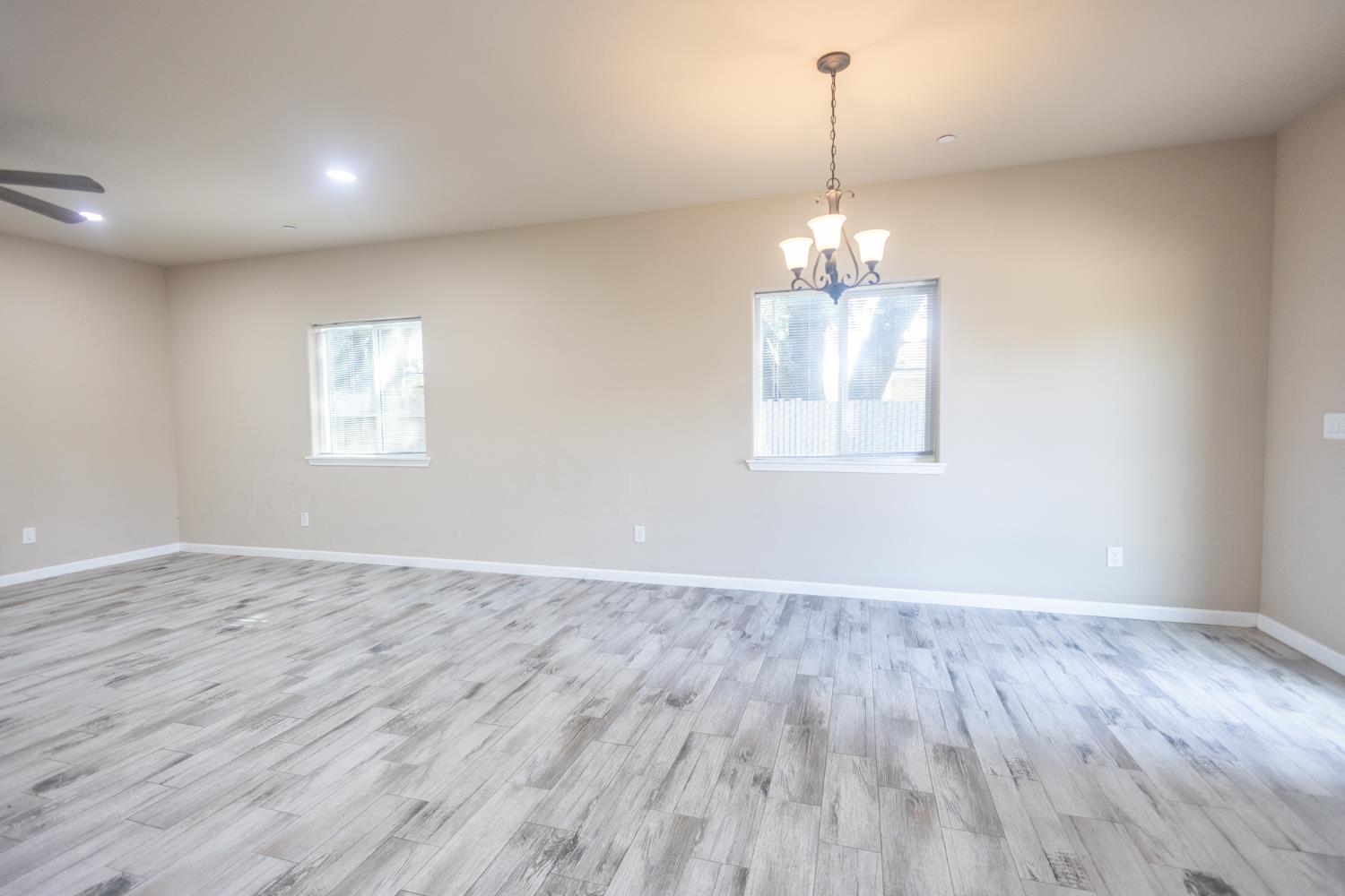 1707 Sylvia St, Selma, CA 93662