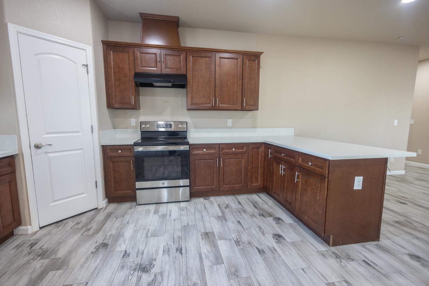 1707 Sylvia St, Selma, CA 93662