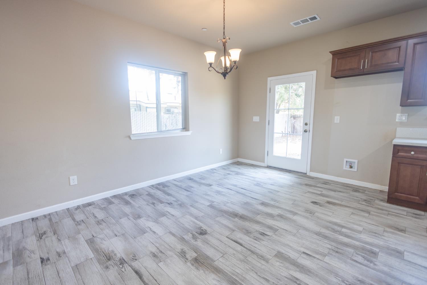 1707 Sylvia St, Selma, CA 93662